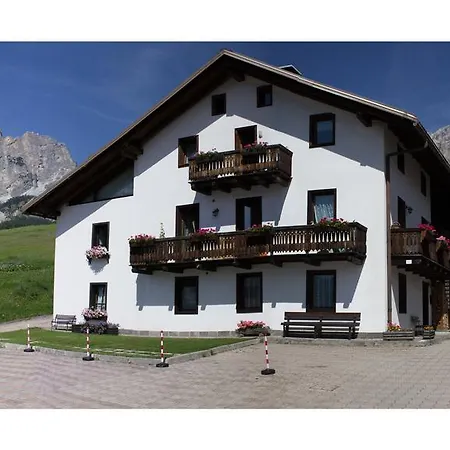 Cristallo & Faloria Suite Apartments Cortina d'Ampezzo Buitenkant foto